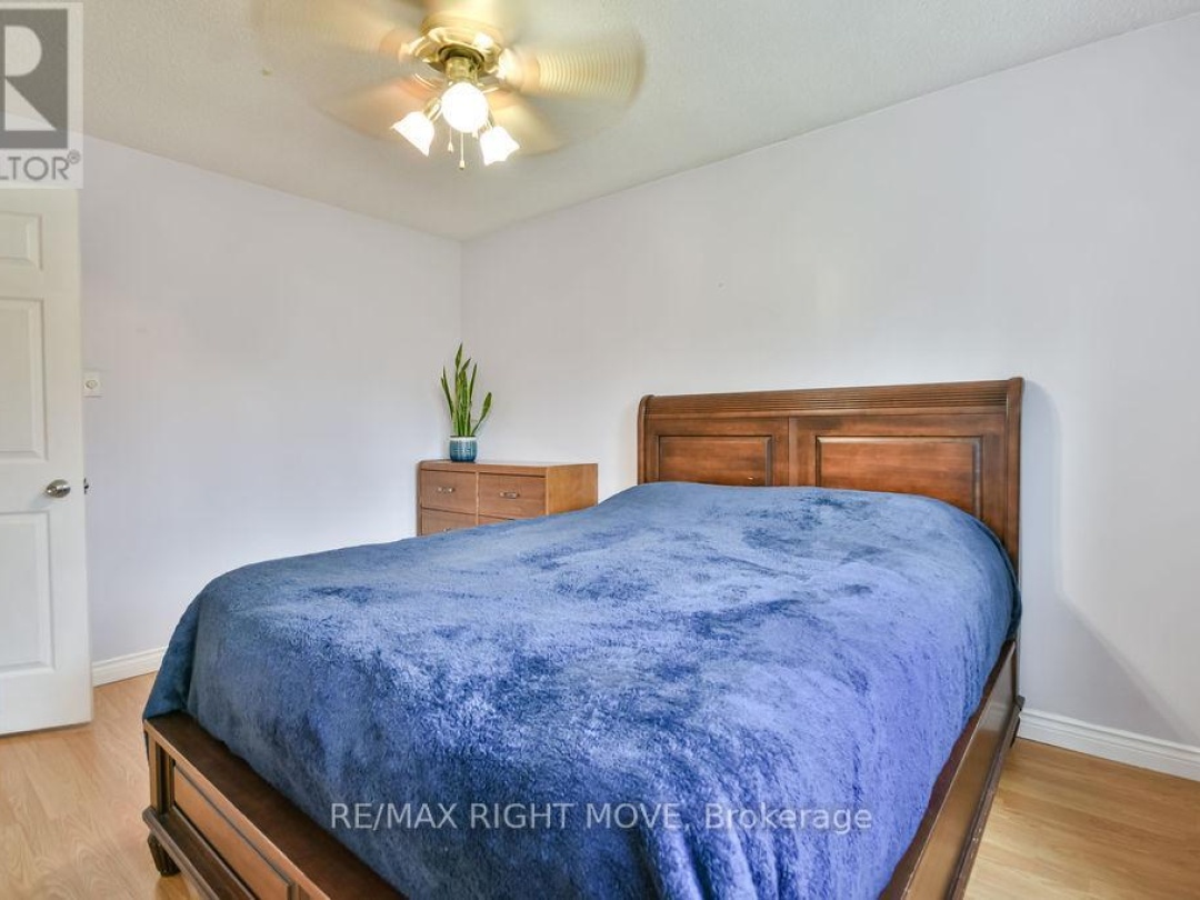 3811 LEO CRESCENT, Barnstable Bay