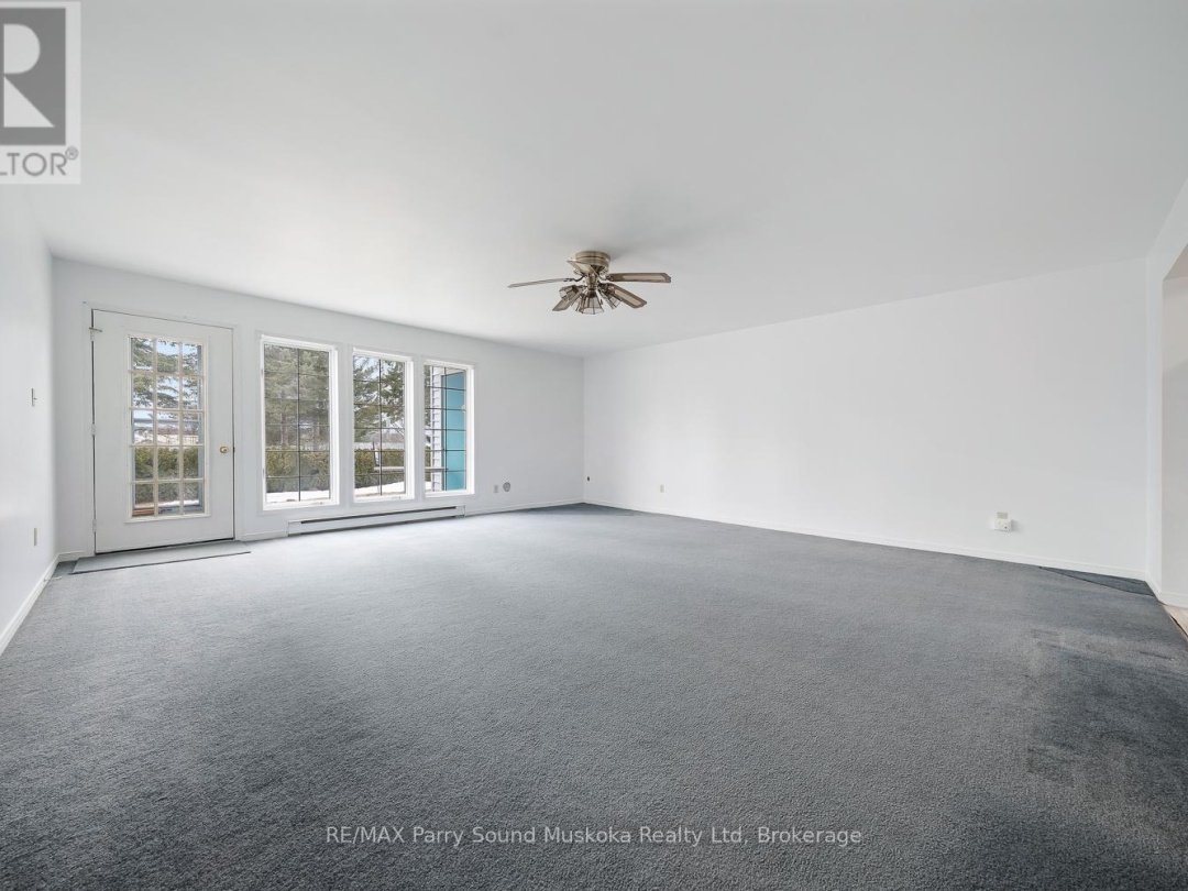 18 GEORGIAN BAY AVENUE, Parry Sound