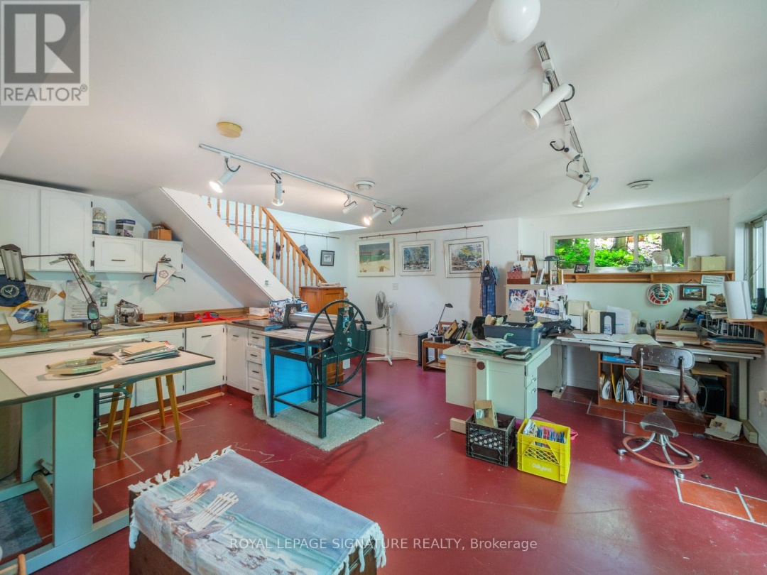 22 IROQUOIS RIDGE, 