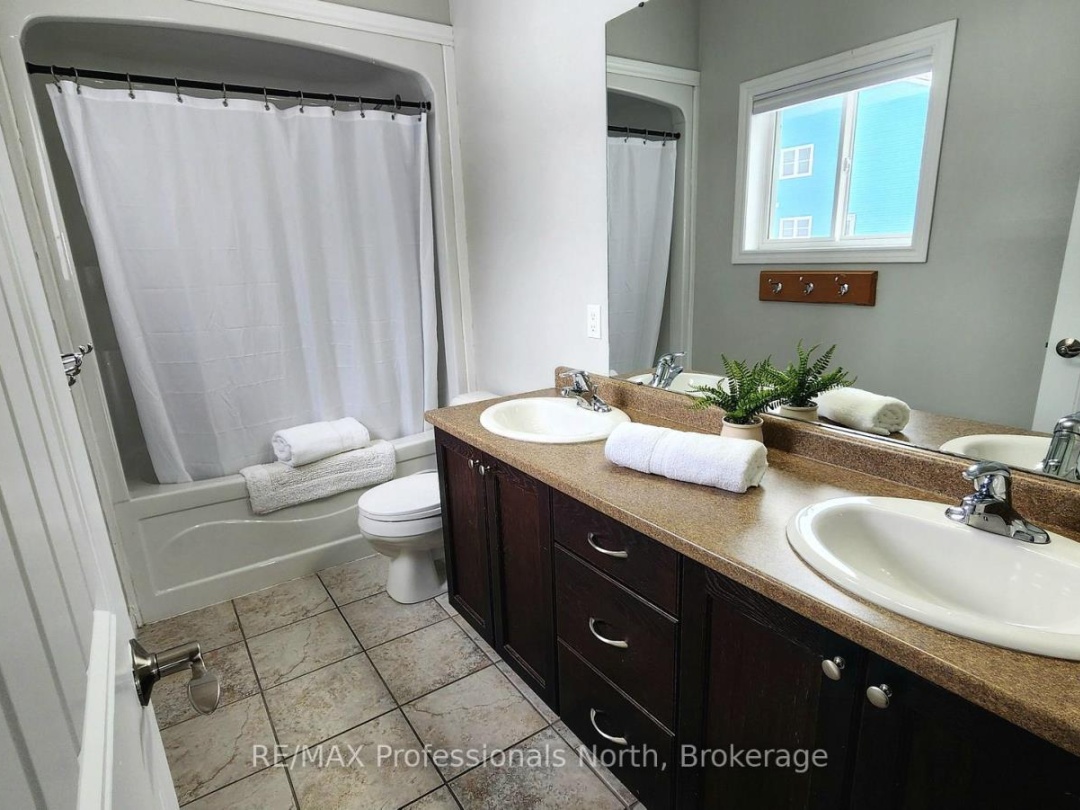 33 GOODWIN DRIVE, Huntsville (Chaffey)