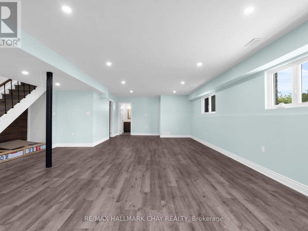 2052 MARCHMONT ROAD, 