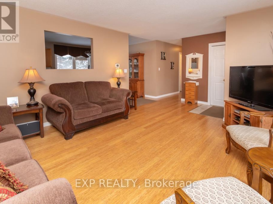 56 BECKETTS SIDE ROAD N, 