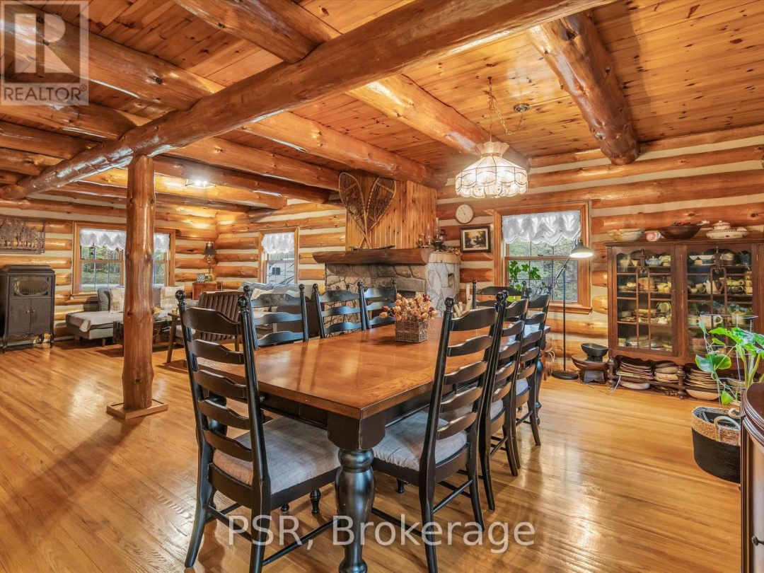 1040 AMELIA CRESCENT, 