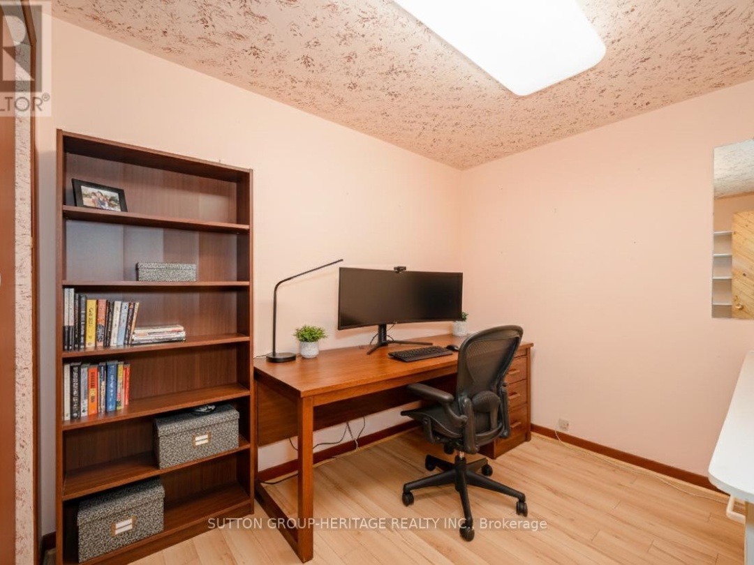 24 PLEASANT VIEW CRESCENT, 