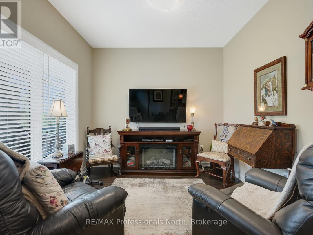 8 SERENITY PLACE CRESCENT, Huntsville (Chaffey)