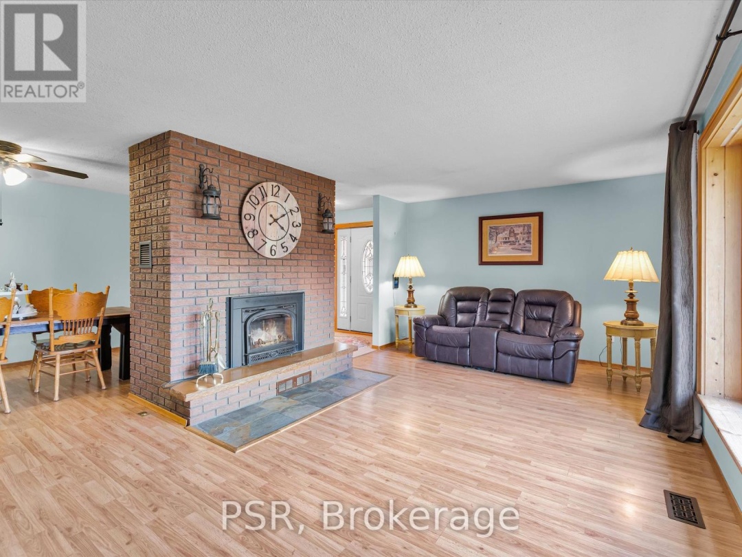 1016 KAHSHE LAKE ROAD S, 