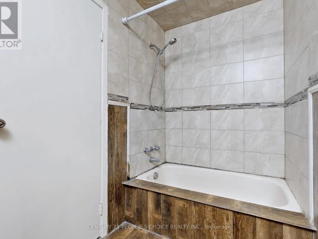 156 MAIN STREET W, 