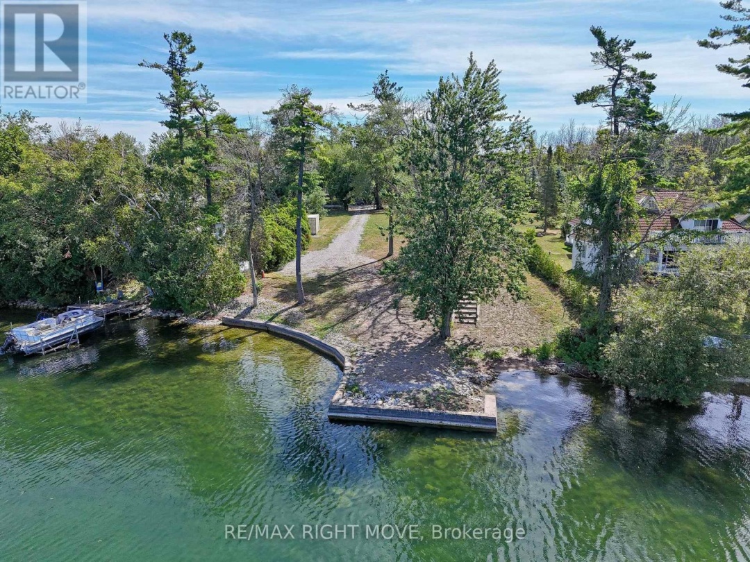 135 CREIGHTON STREET S, Lake Simcoe