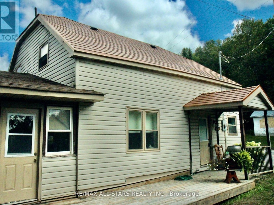 77 BOBCAYGEON ROAD, Minden Hills (Lutterworth)