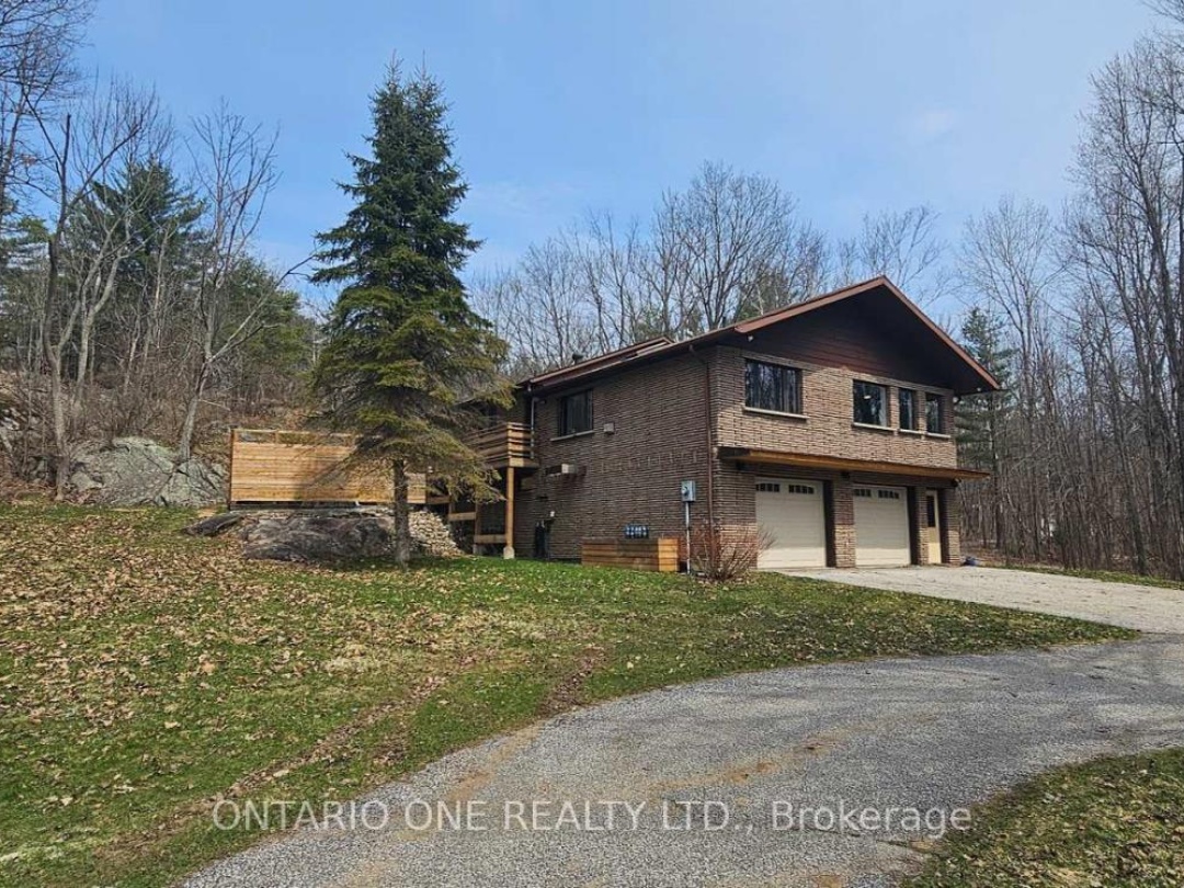 1045 COWBELL LANE, Gravenhurst (Morrison)