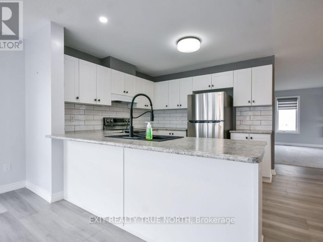 8 SINCLAIR CRESCENT, Ramara (Atherley)