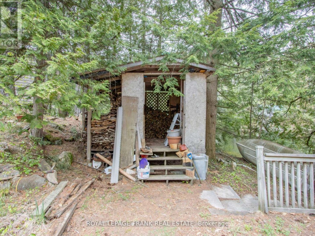 1070 TOWERING OAKS TRAIL, 
