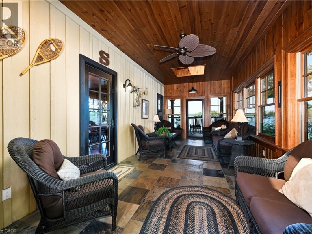990 HASKETT'S Drive, Six Mile Lake