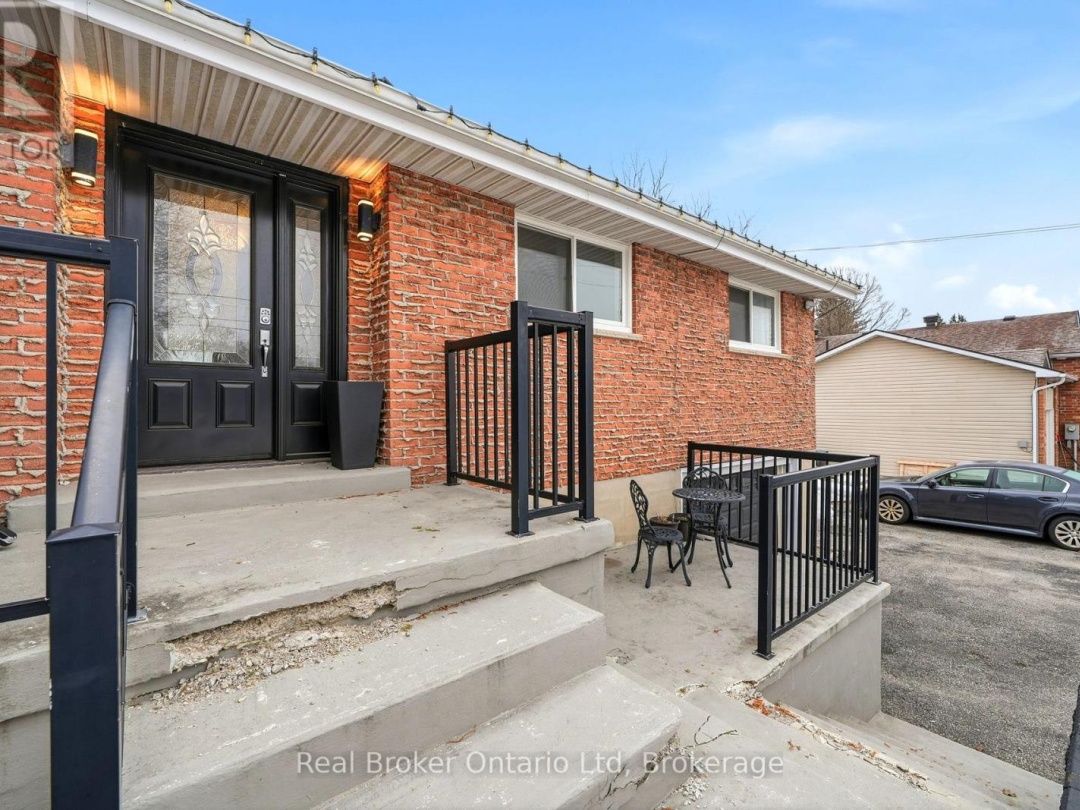 8271 93 HIGHWAY, Tiny (Wyebridge)
