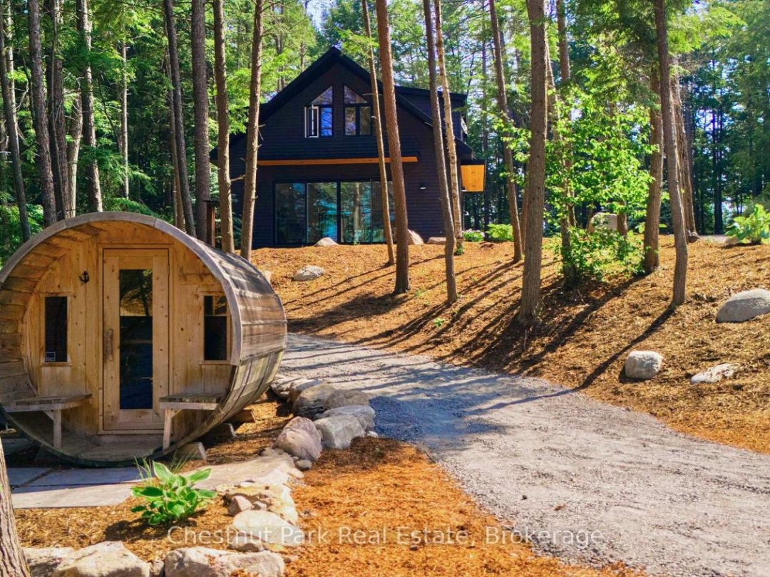 6 TAYLOR ISLAND 26LM, Lake Muskoka