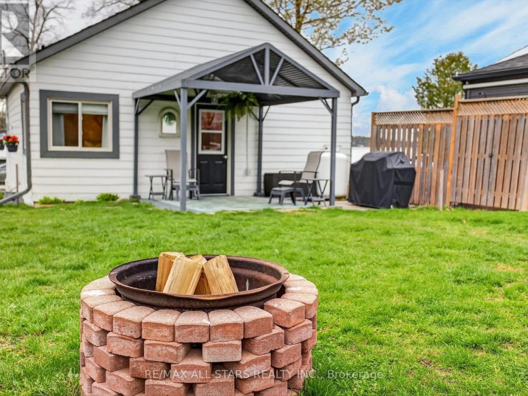 2 ELDER STREET, Sturgeon Lake