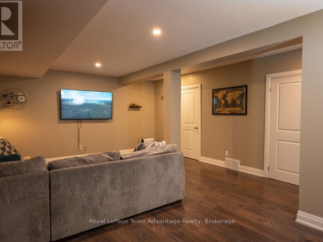 14 BEAVER TRAIL, McDougall