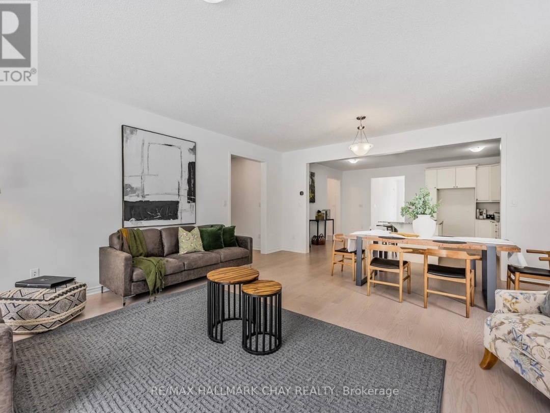 12 DYER CRESCENT, Bracebridge (Macaulay)