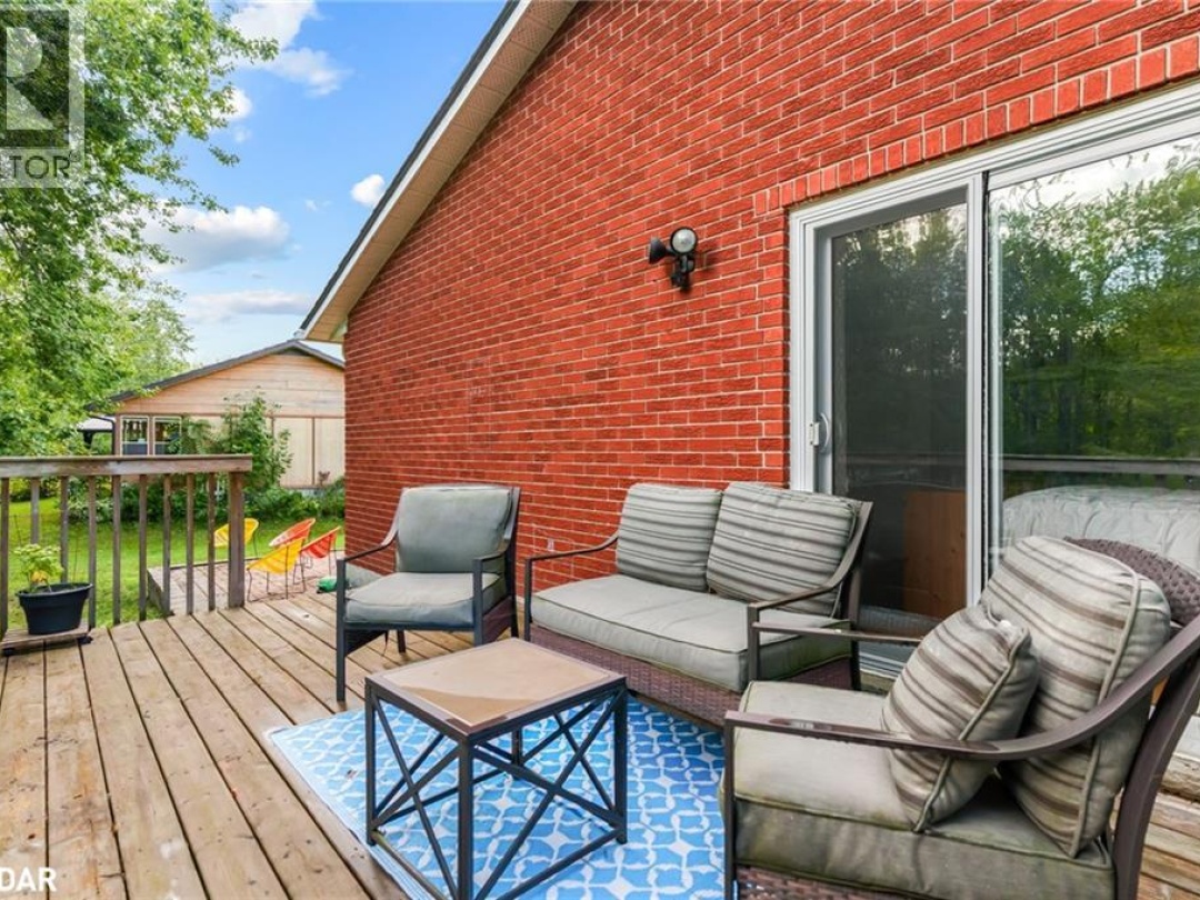 2656 WESTSHORE Crescent, 