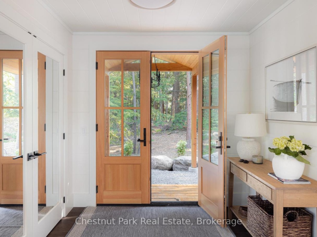 6 TAYLOR ISLAND 26LM, Lake Muskoka