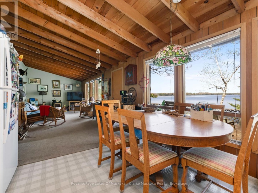 185 WOODLAND TRAIL, Gloucester Pool