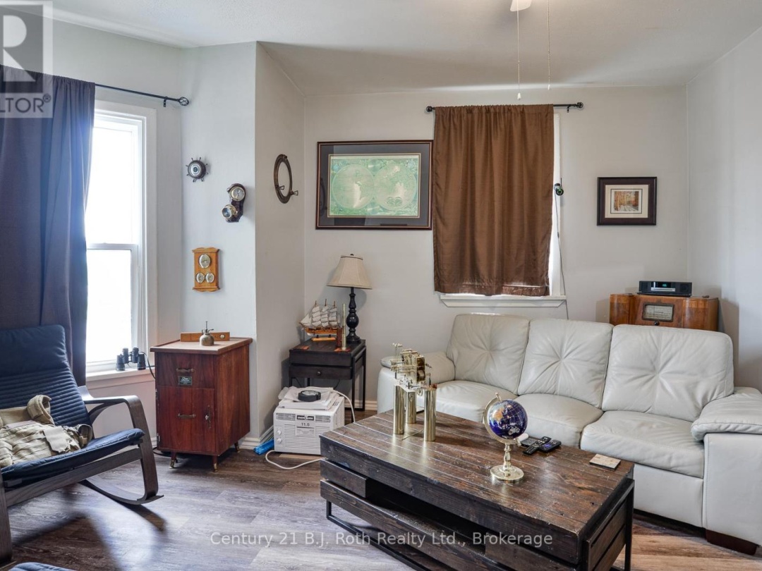 44 BARRIE ROAD, Orillia