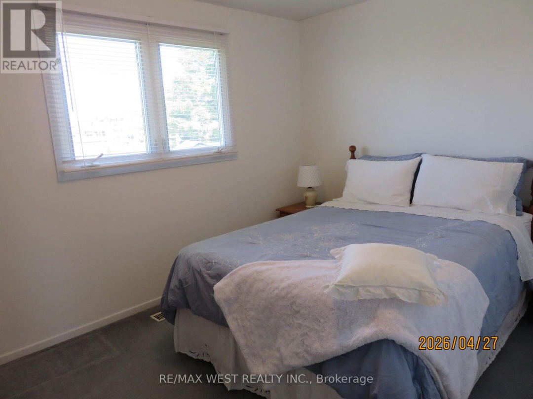 346 LAKELAND CRESCENT SE, Brock (Beaverton)