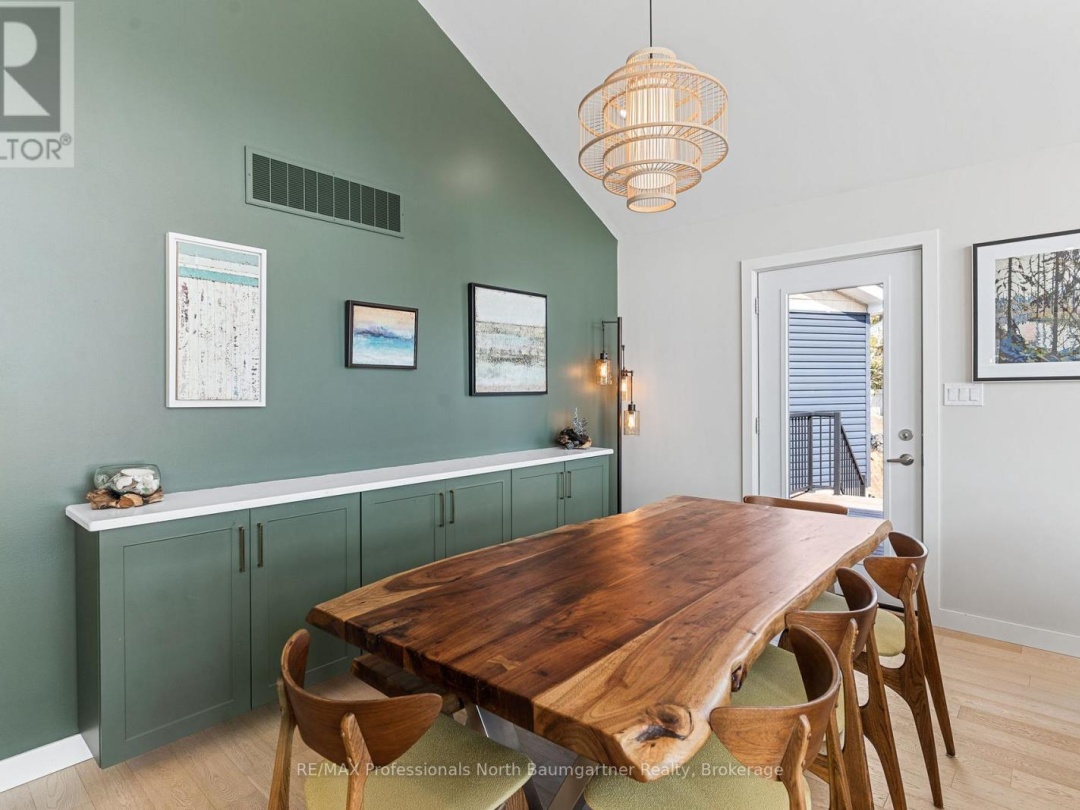 4318 GLAMORGAN ROAD, Haas Lake