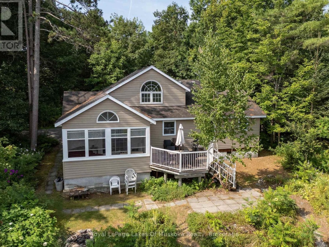 49 PINETREE ROAD, Loon Lake
