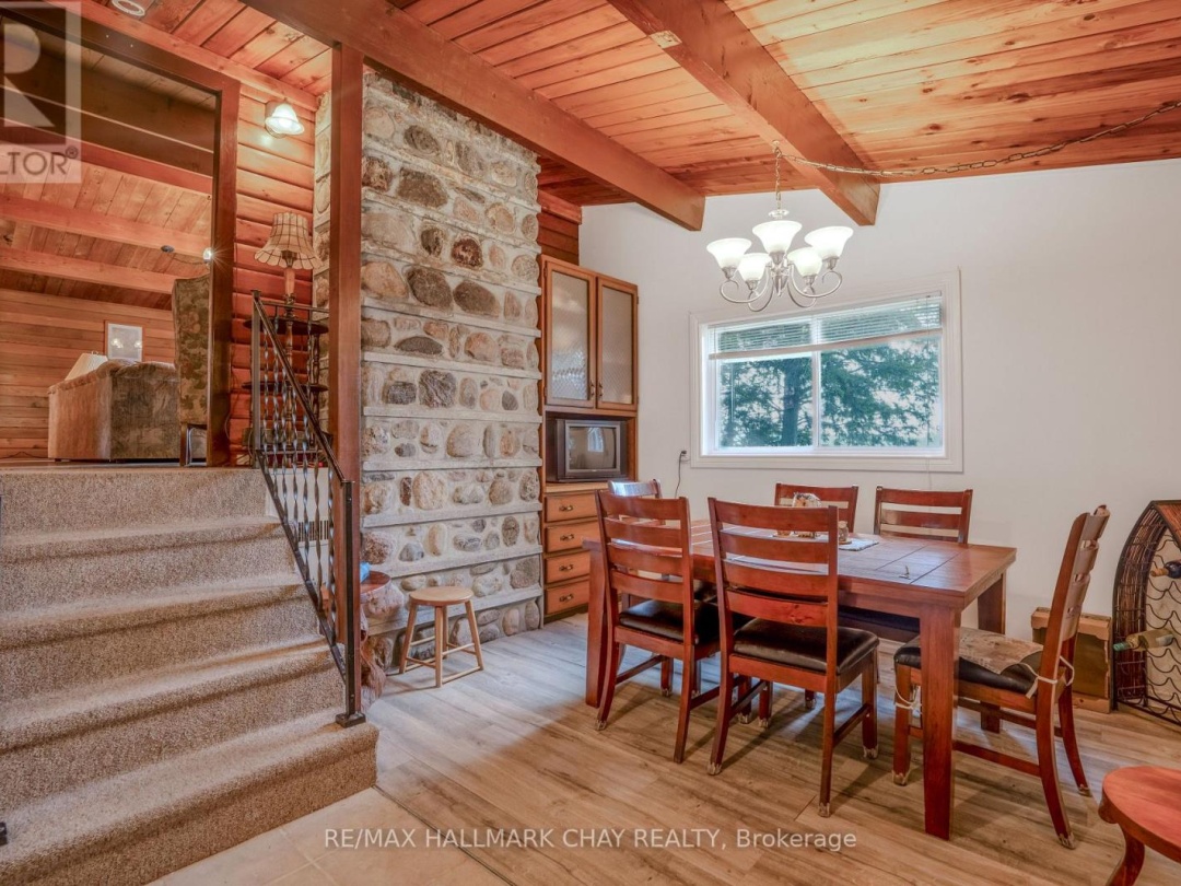 1070 CHAIKOF ROAD, Reay Lake