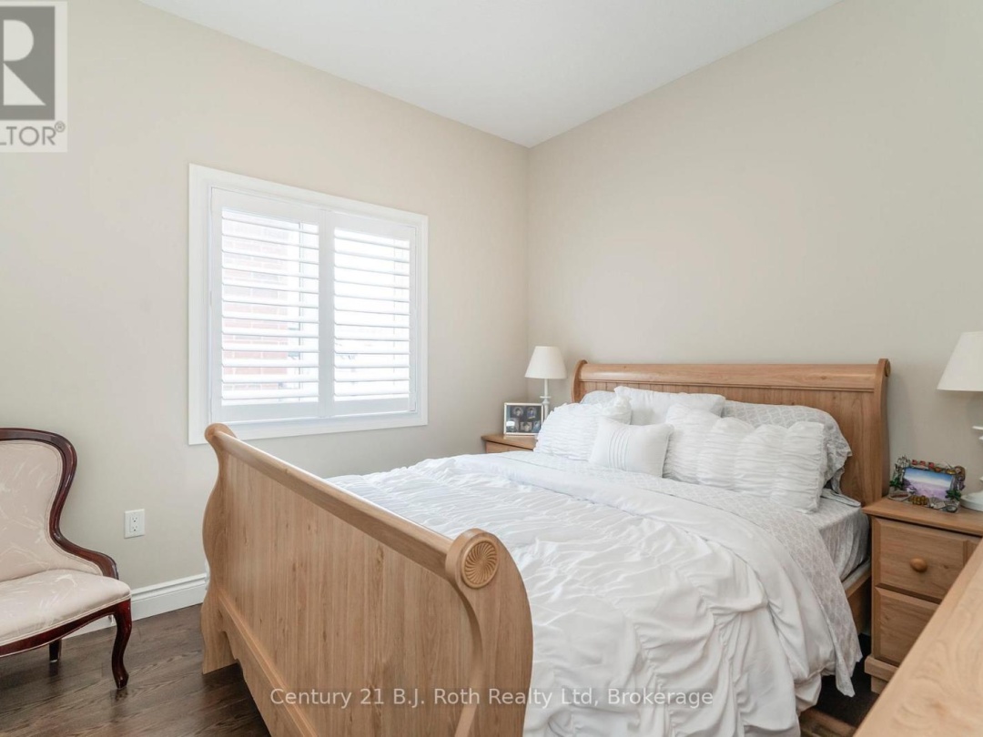 4 CHARLIE RAWSON BOULEVARD, Tay (Victoria Harbour)