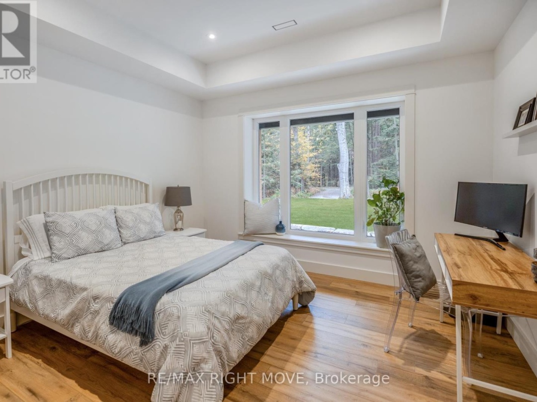 1025 Davis Drive, Gravenhurst