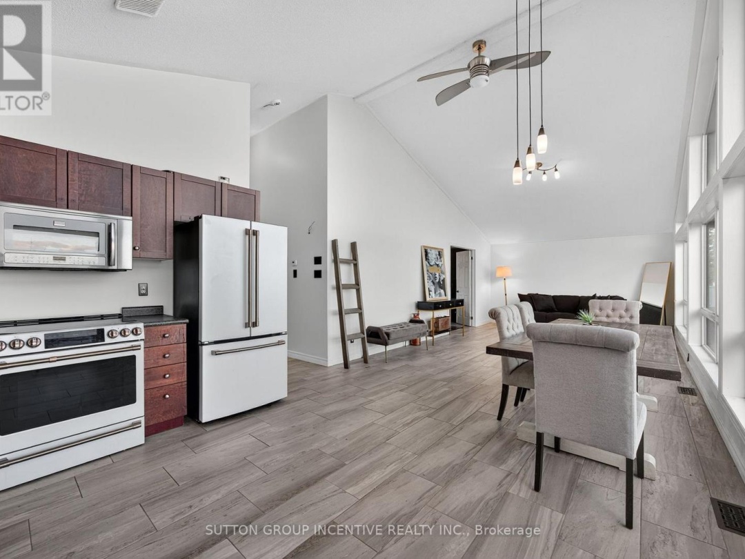 211 MOON POINT DRIVE, Lake Simcoe