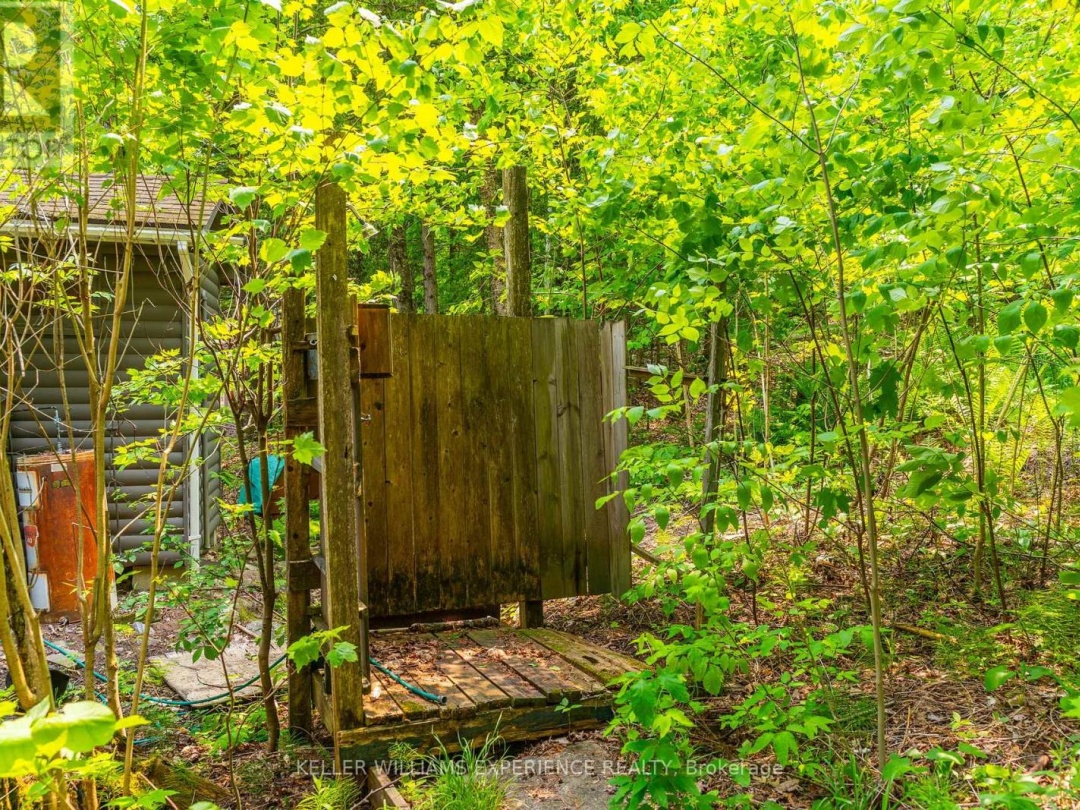 1049 ELSIE BAY DRIVE, Horseshoe Lake