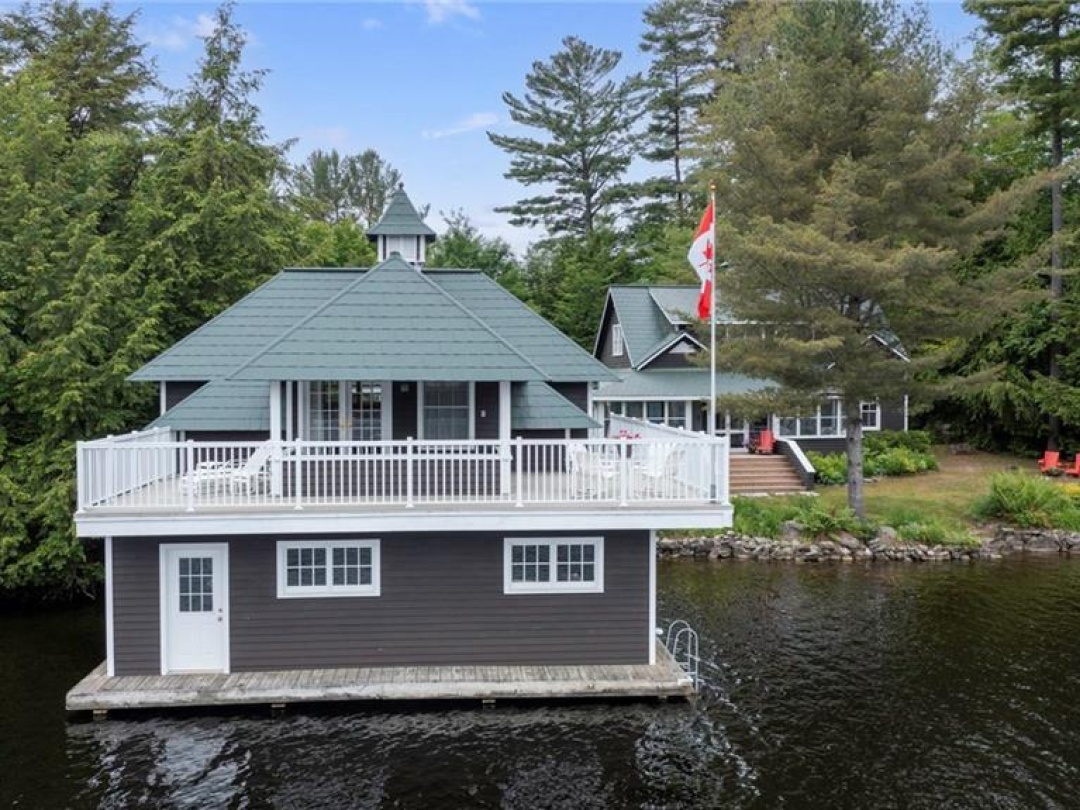 1016 Currie Street, Lake Muskoka