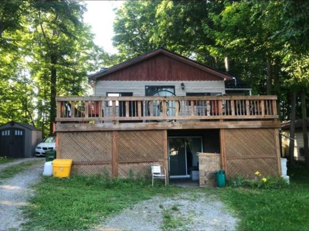 15 PLEASURE STREET, Sturgeon Lake