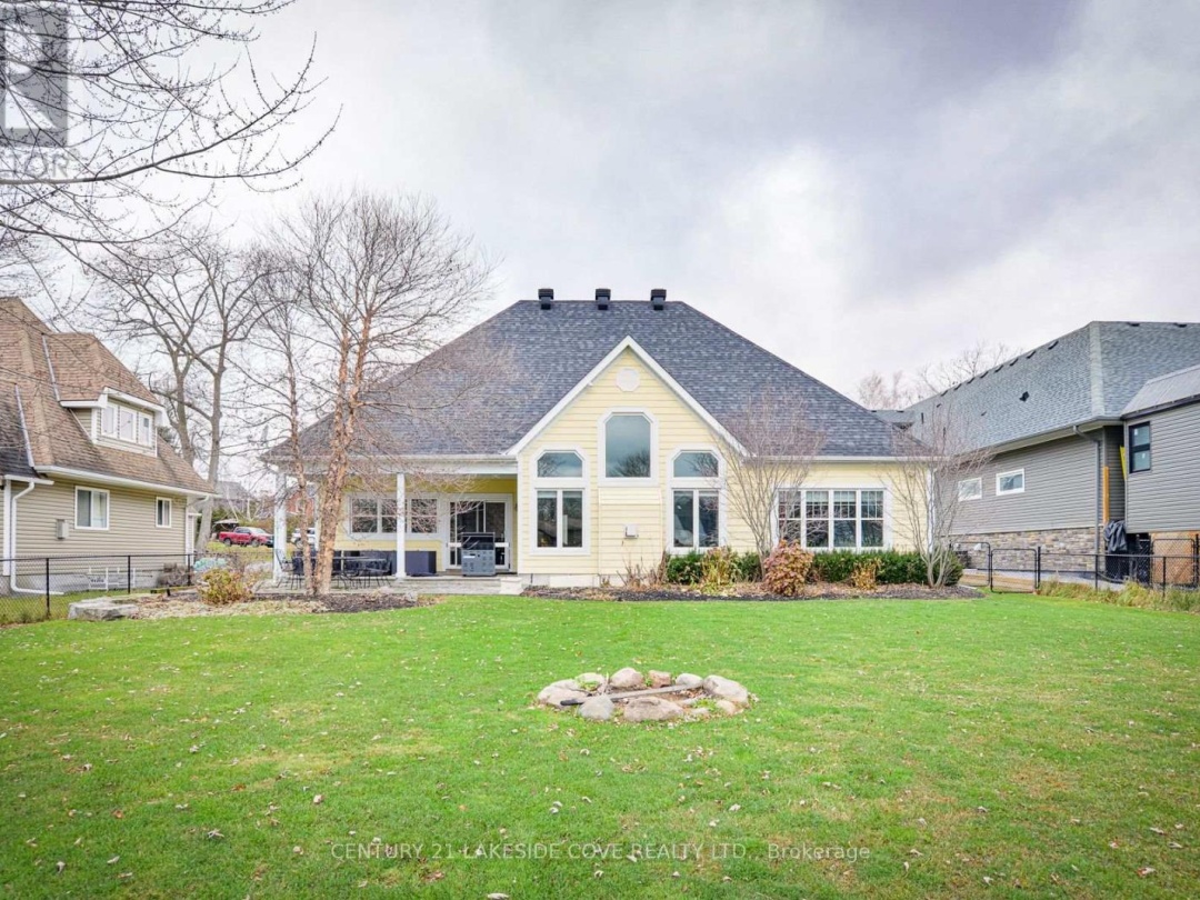 51 Ridge Avenue, Lake Simcoe
