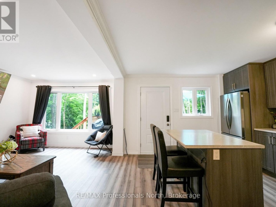 1065 HENDERSON'S ROAD, Minden Hills (Lutterworth)