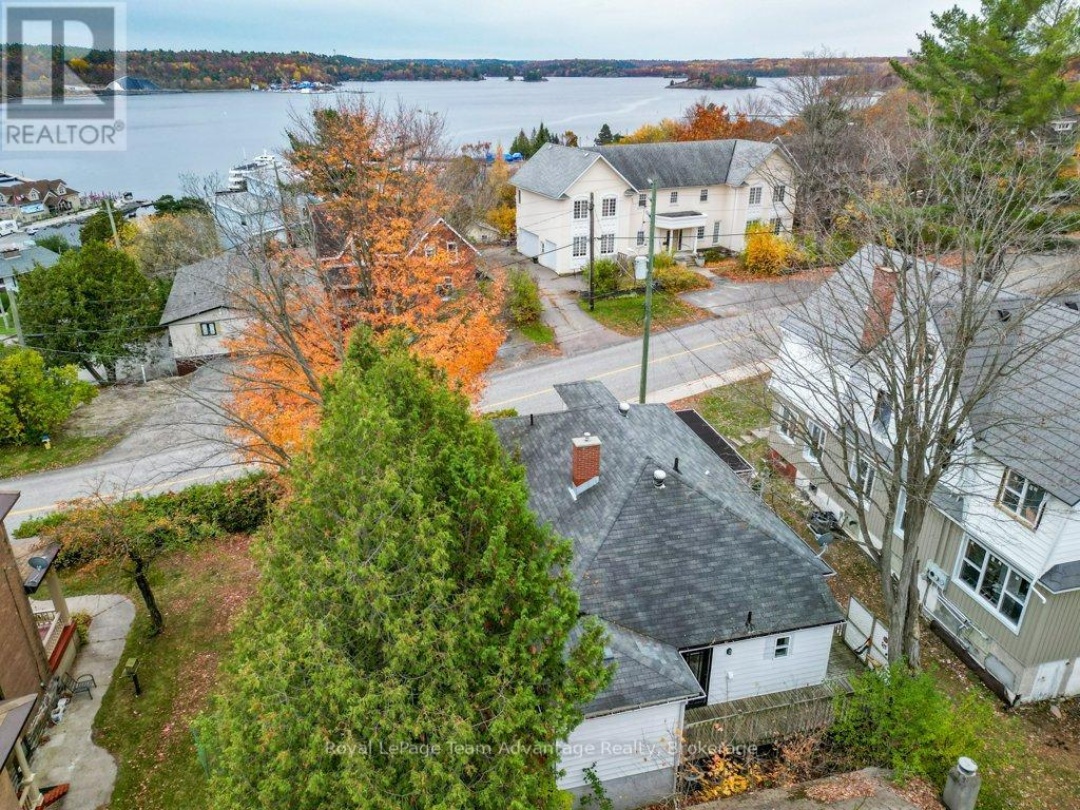 3 BELVEDERE AVENUE, Parry Sound