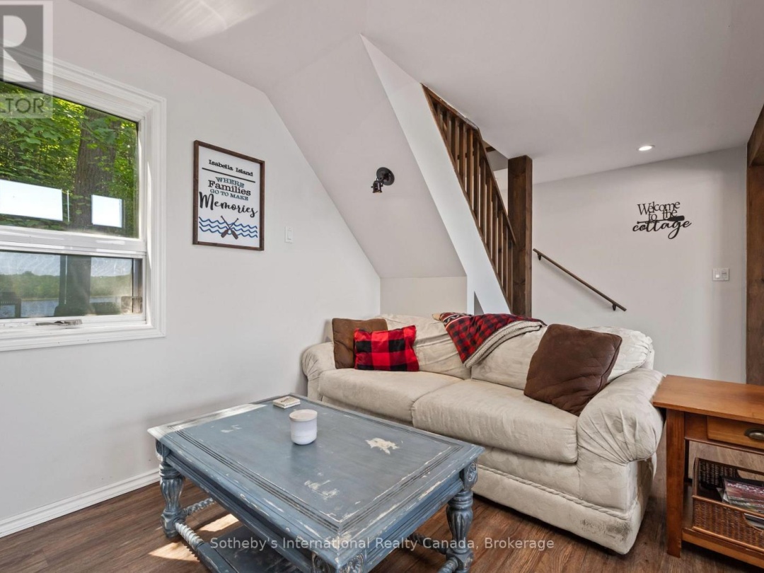 71 B717 ISLAND, Georgian Bay