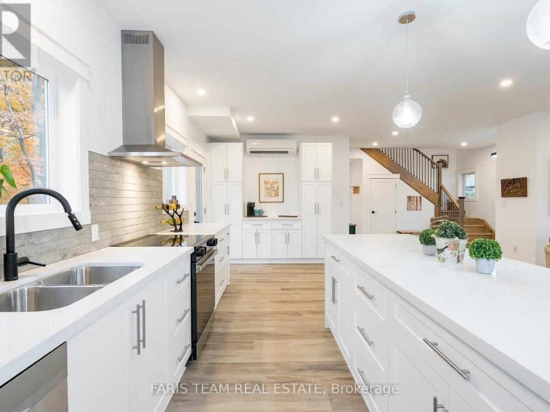 40 PORT SEVERN ROAD N, Georgian Bay (Baxter)