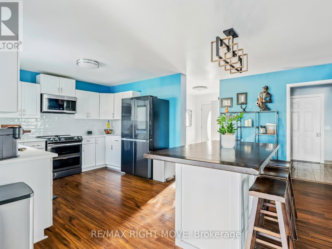 35 CEDAR BAY ROAD, Canal Lake