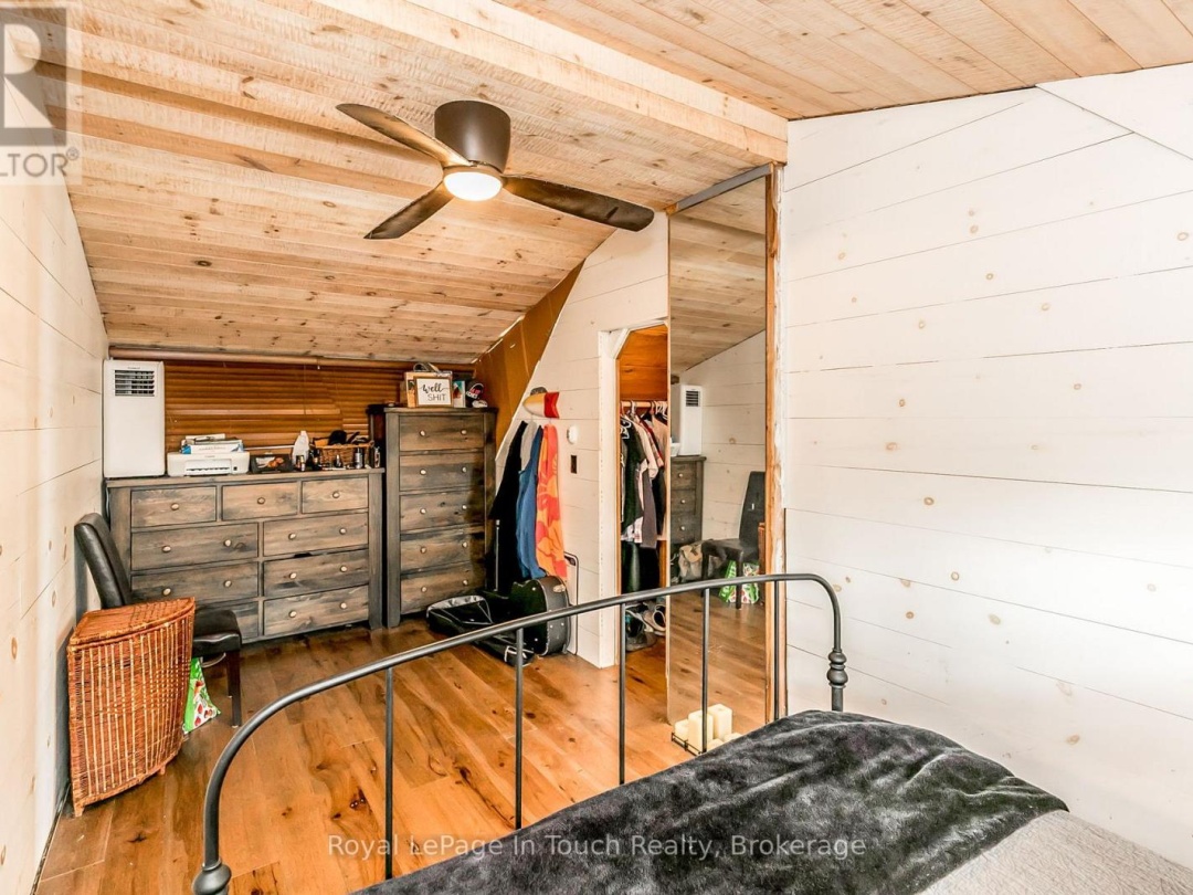 8 B686 DERBYSHIRE, Georgian Bay