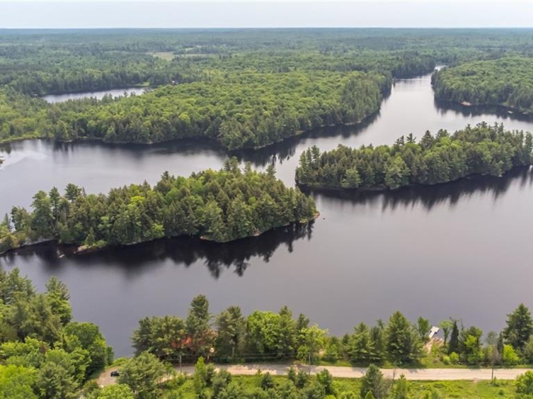 235 LOCH ERNE Road, 