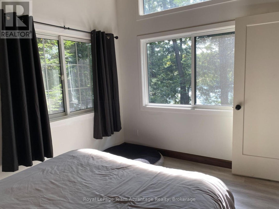6-236 ISLAND, Otter Lake
