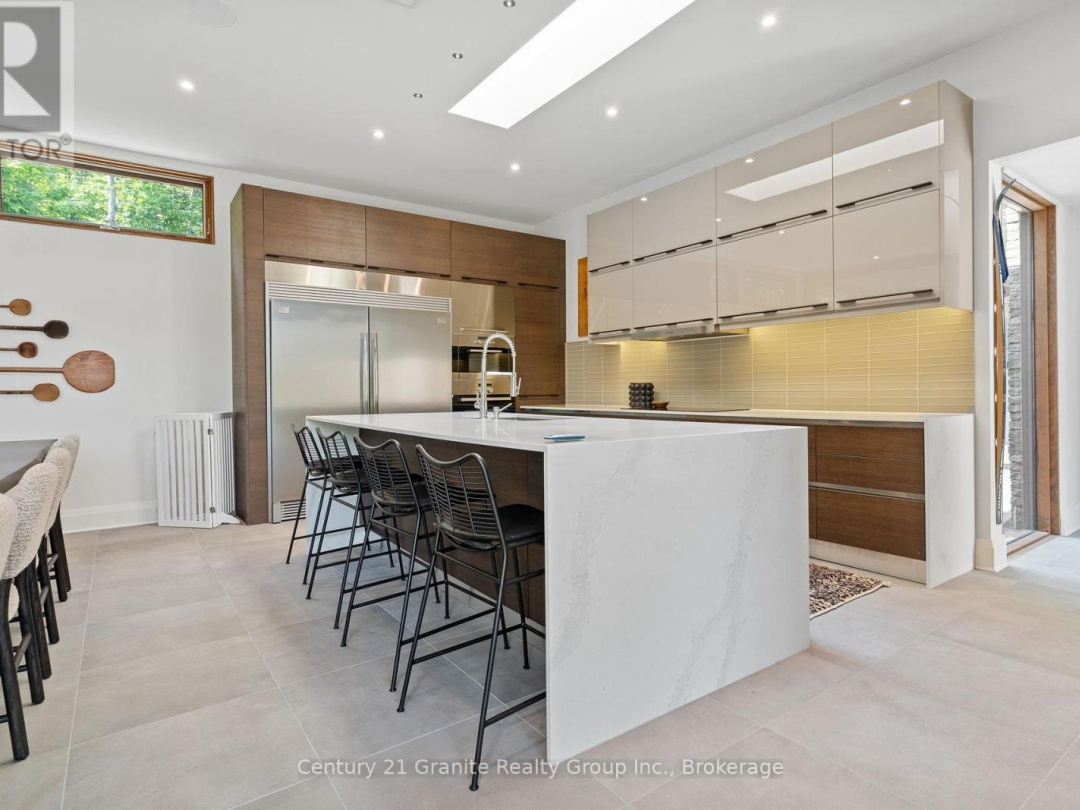 1085 GRACE ROAD, 