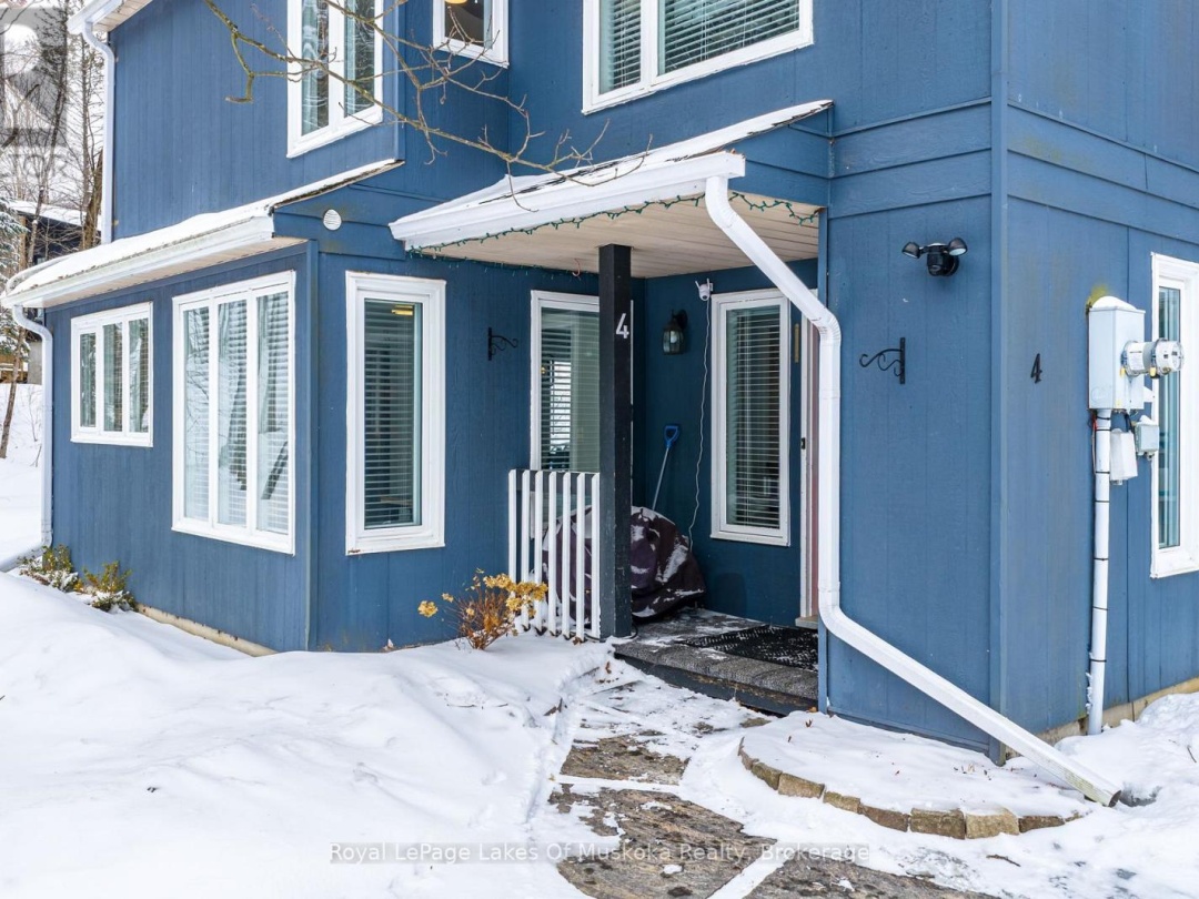 4 - 1551 HIDDEN VALLEY ROAD, Peninsula Lake