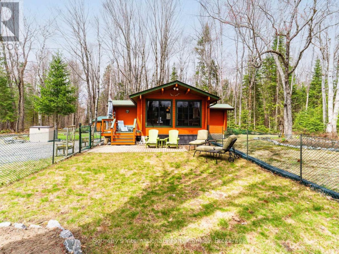1041 CROCKFORD LANE S, Muskoka River