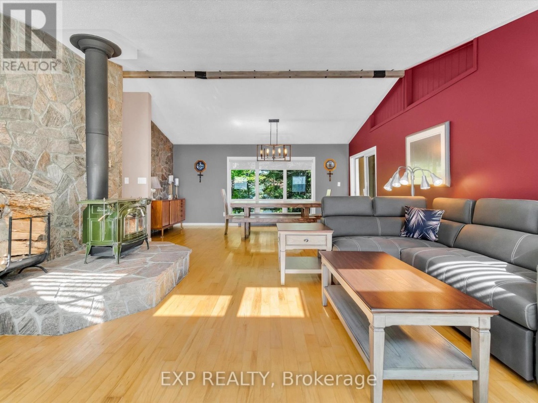 91 TOLPTS ROAD, Blackstone Lake