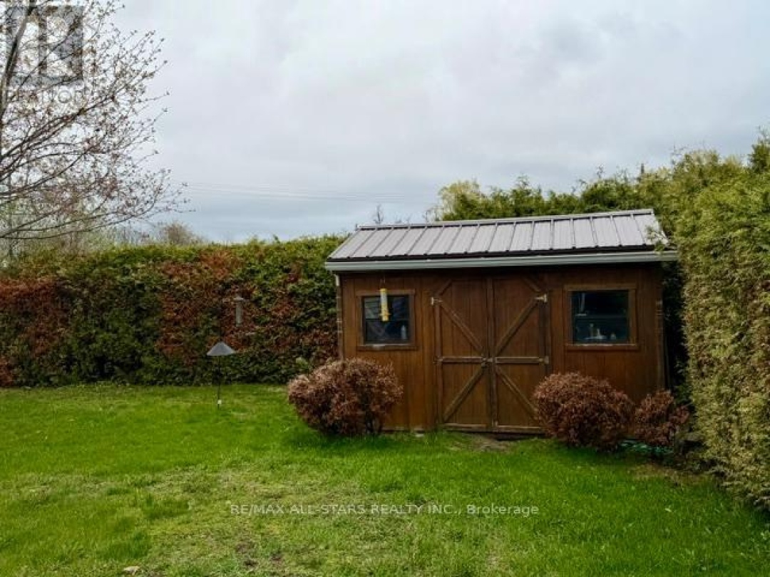 16 DUNN STREET, Kawartha Lakes (Bobcaygeon)